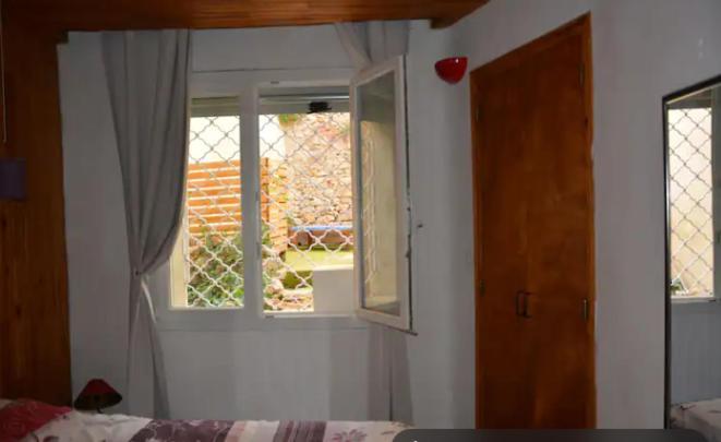 Gite Rue Tranquille Padern Exterior foto