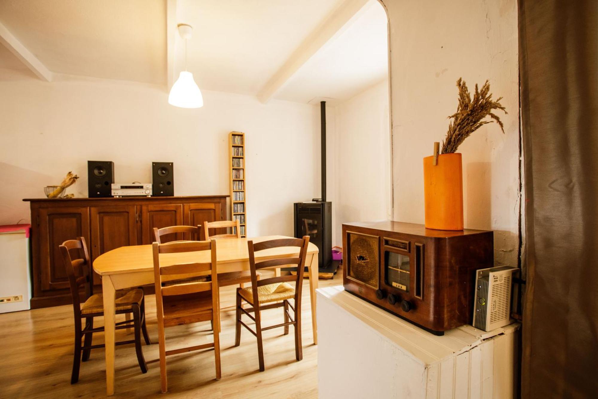 Gite Rue Tranquille Padern Exterior foto